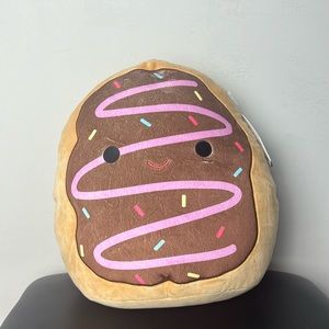 ⭐️Rare! Deja squishmallow size 12⭐️